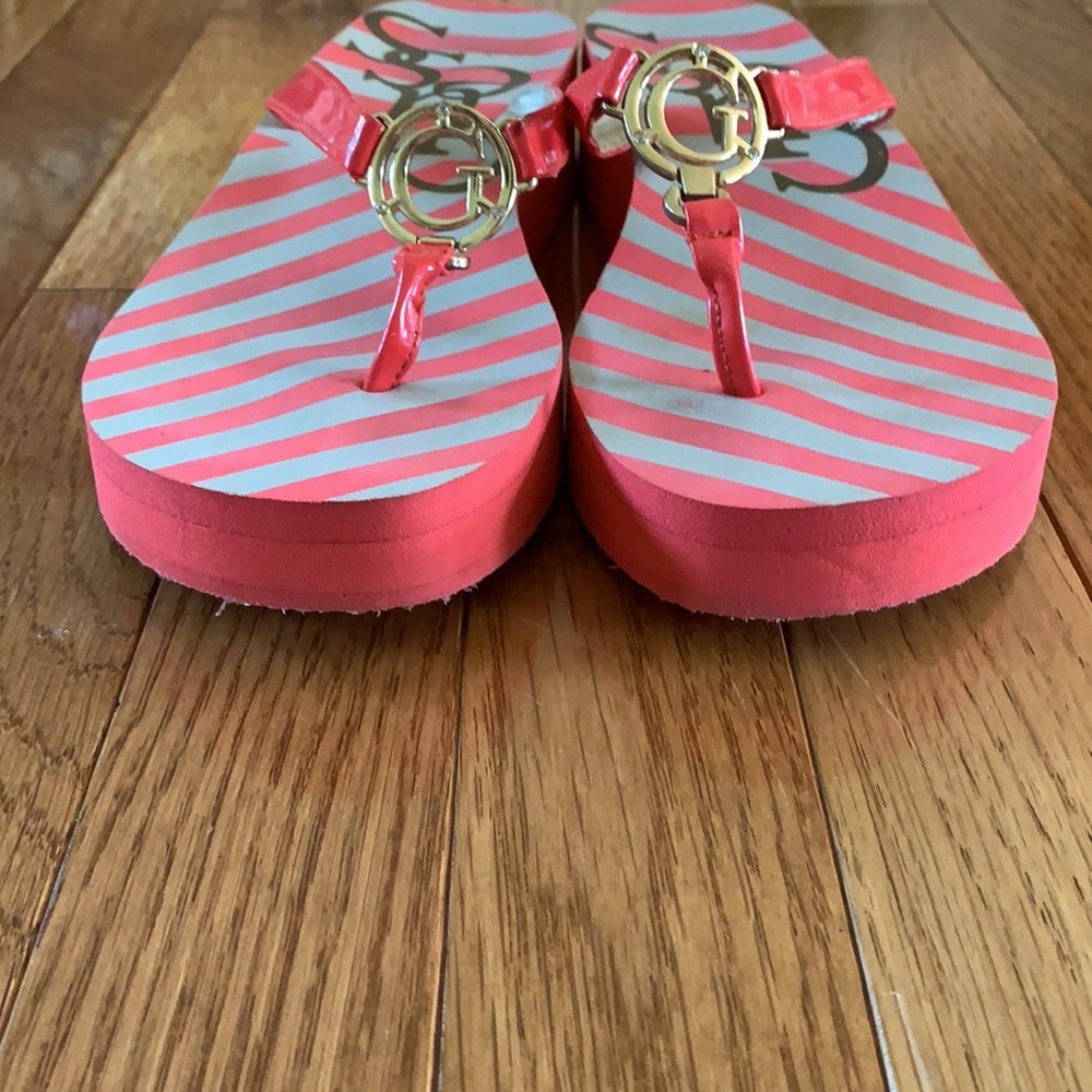 Guess Slippers - Picture 5 of 7
